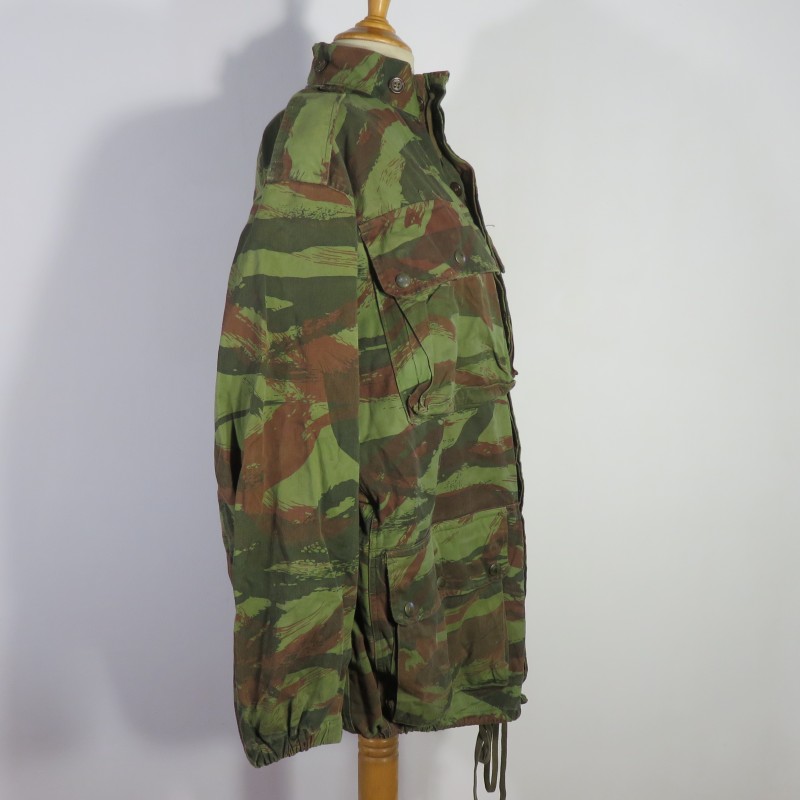 VESTE DE SAUT CAMOUFLEE DE PARACHUTISTE TAP MODELE 47-56 TROUPES AEROPORTEES LEGION ETRANGERE TAP